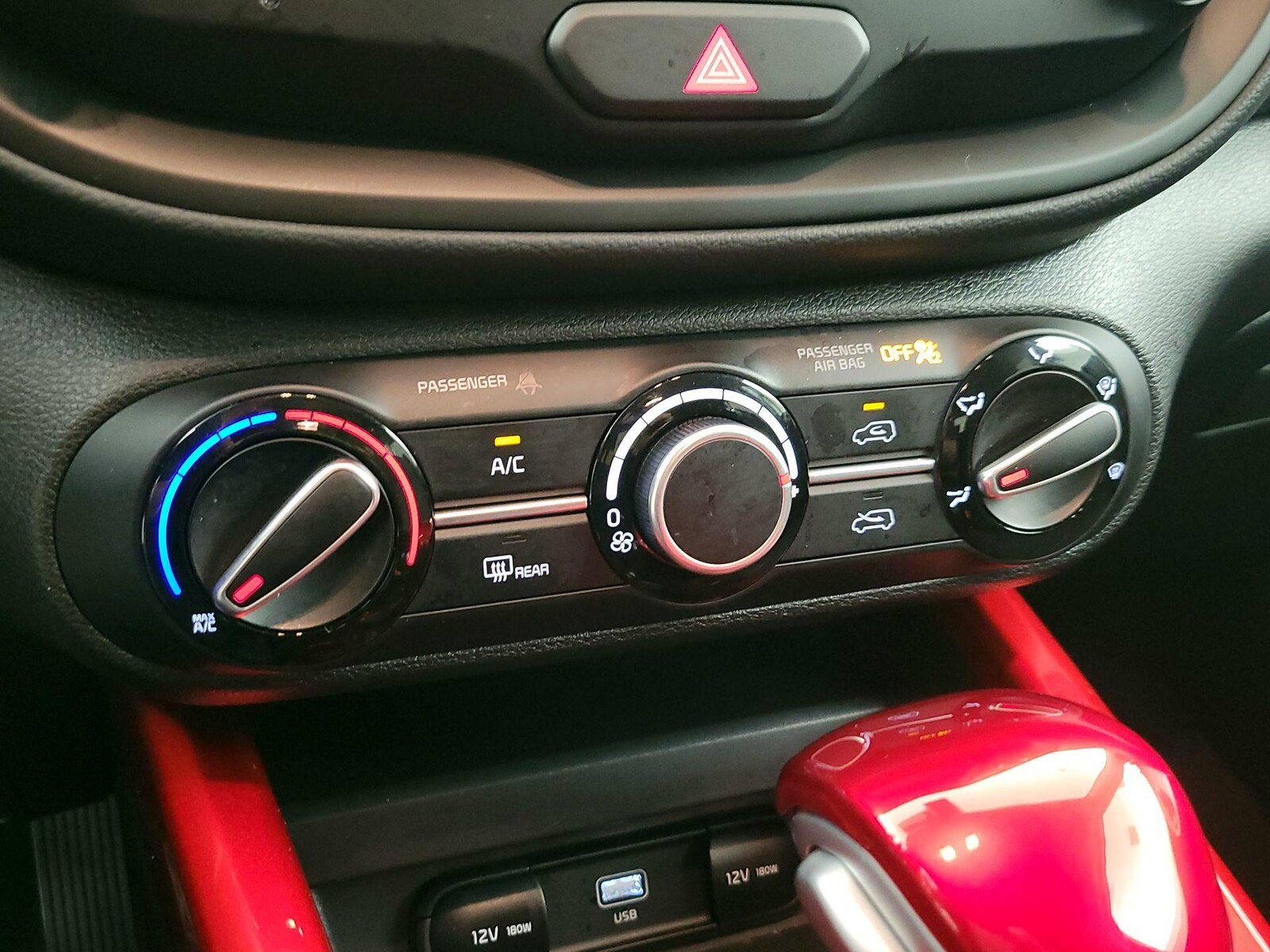 2025 Kia Soul LX - Photo 17