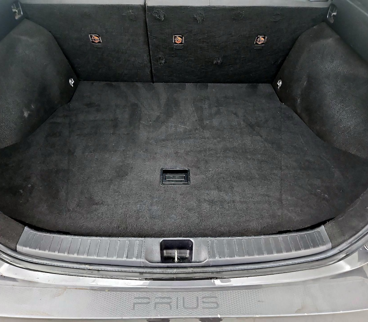 Trunk/Cargo (Seats Up)