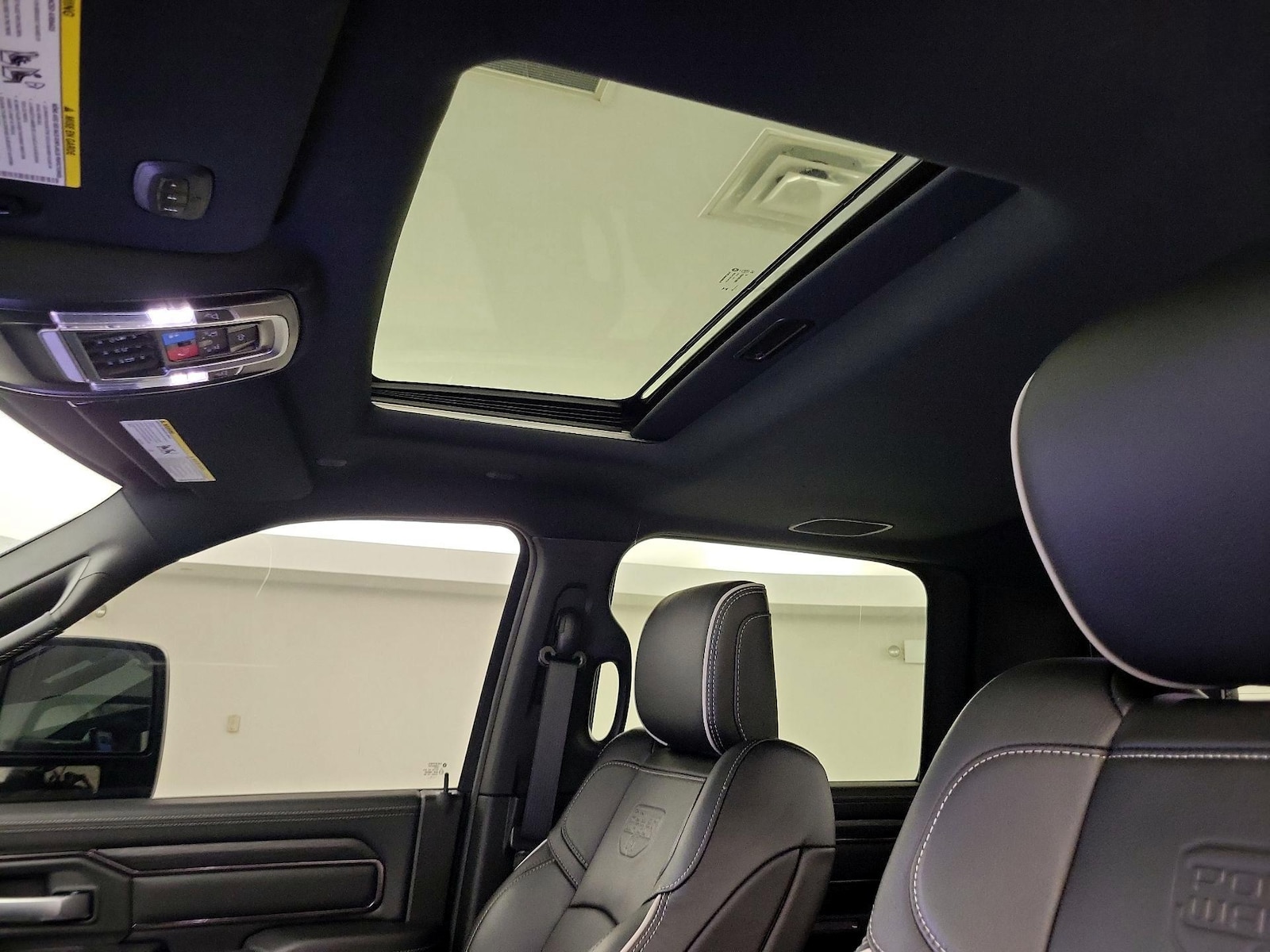 Sunroof(s) & Overhead Airbags