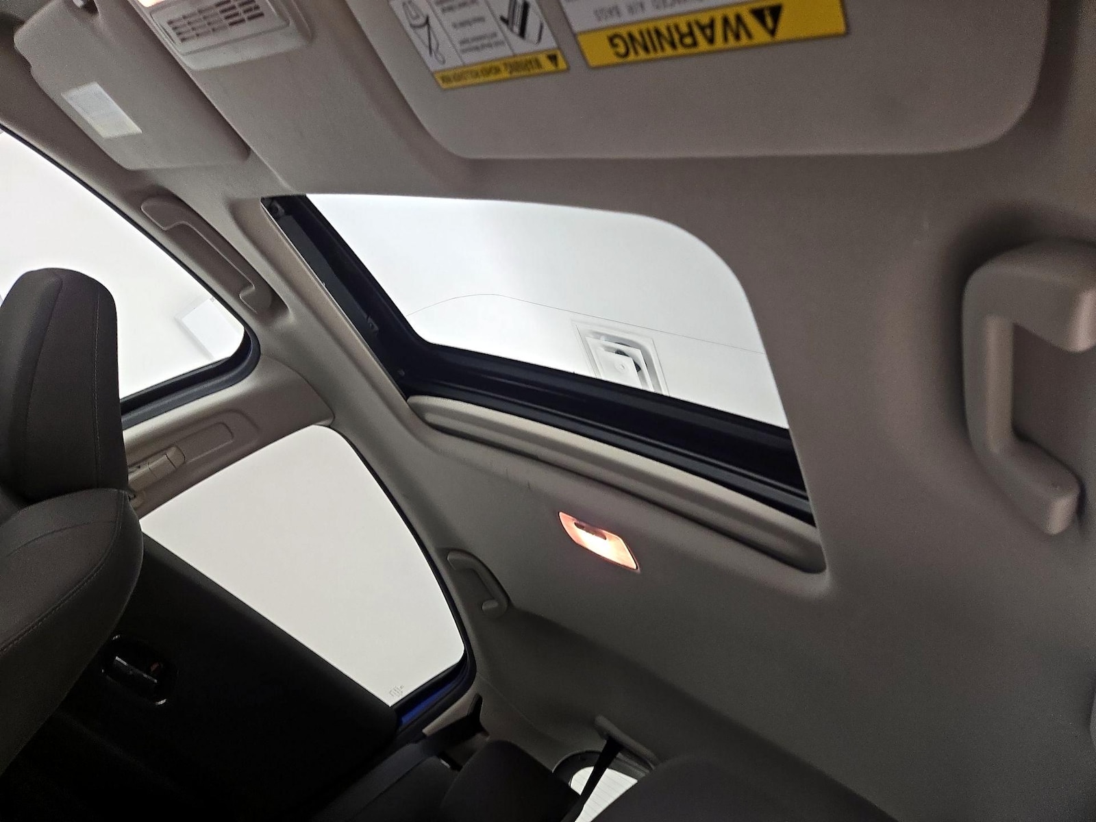 Sunroof(s) & Overhead Airbags
