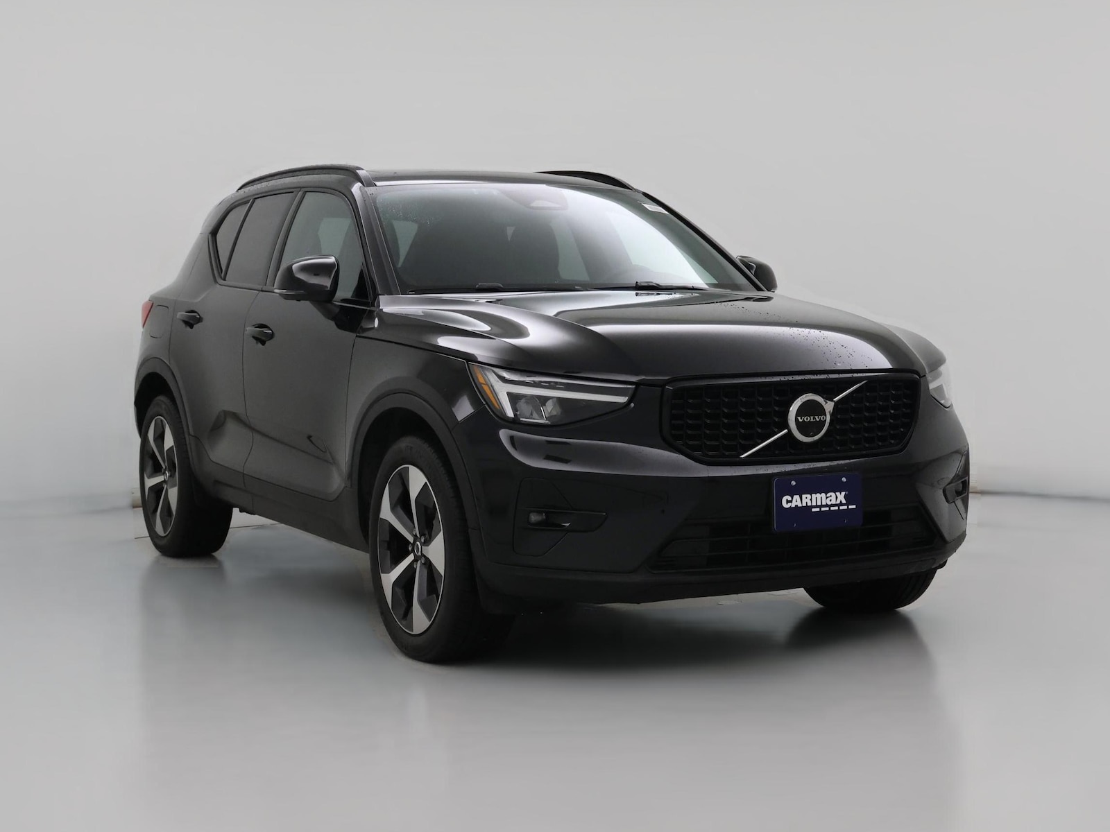 2025 Volvo XC40