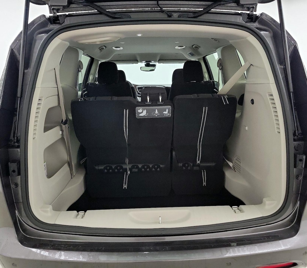 Trunk/Cargo (Seats Up)