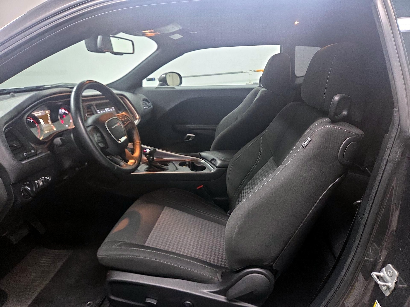 Power Seat(s) & Side Airbags