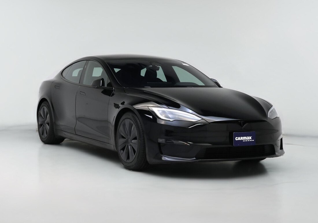 2022 Tesla Model S Long Range in Black — CarMax photo