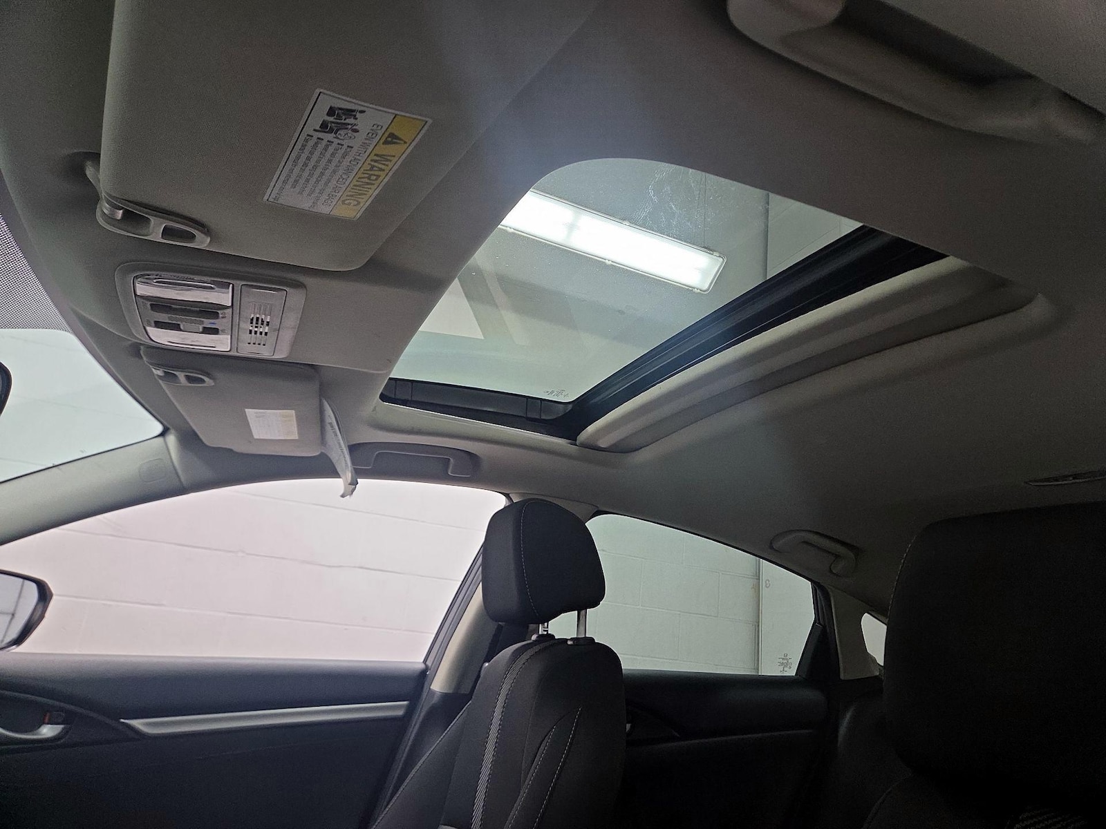 Sunroof(s) & Overhead Airbags