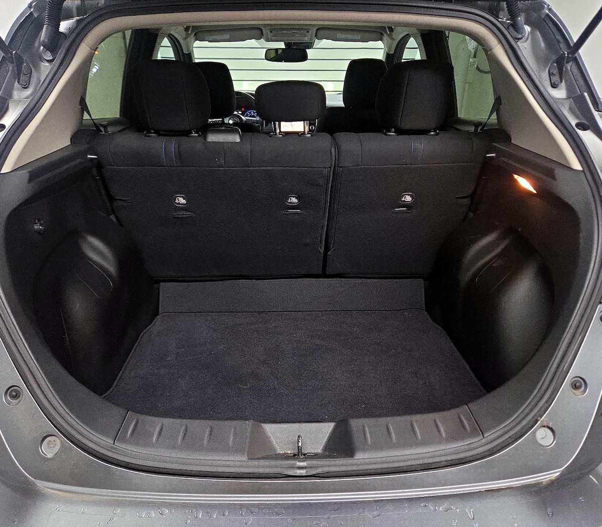 Trunk/Cargo (Seats Up)