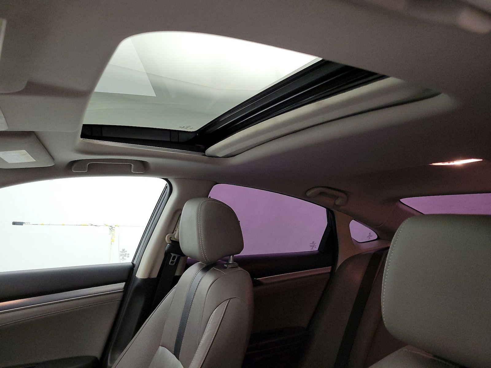 Sunroof(s) & Overhead Airbags
