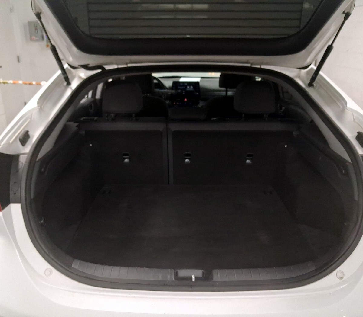 Trunk/Cargo (Seats Up)