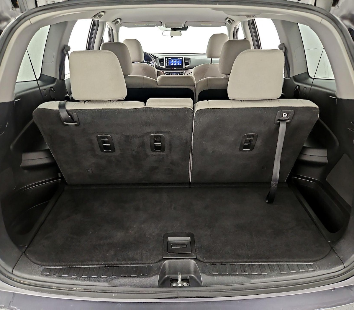 Trunk/Cargo (Seats Up)