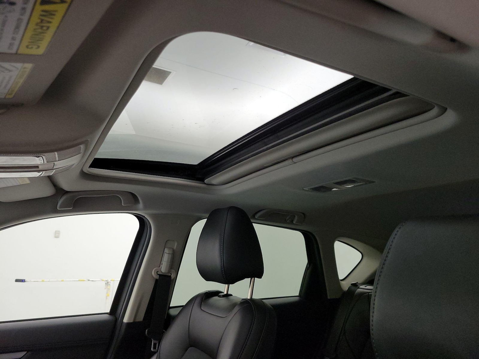 Sunroof(s) & Overhead Airbags