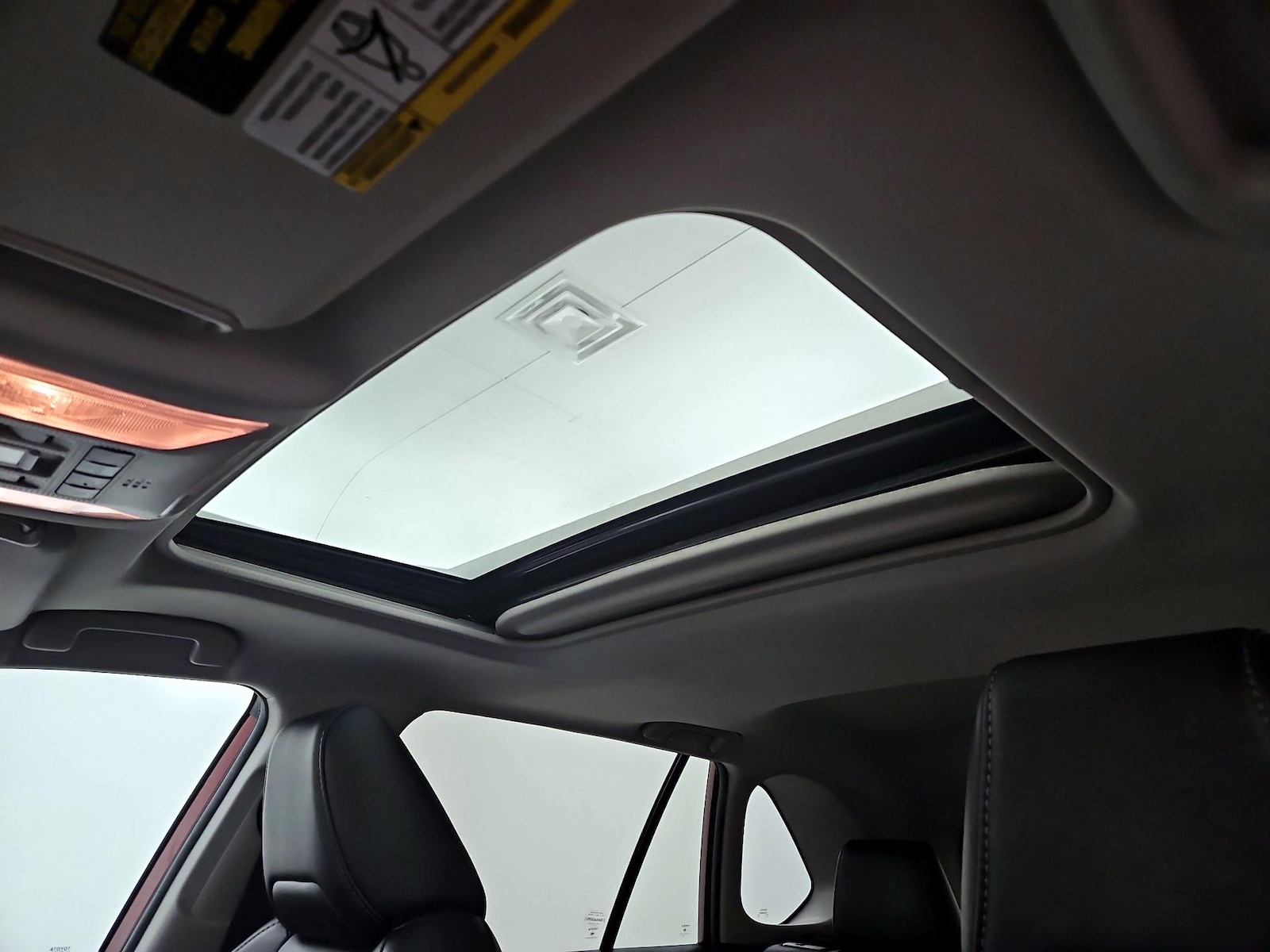 Sunroof(s) & Overhead Airbags