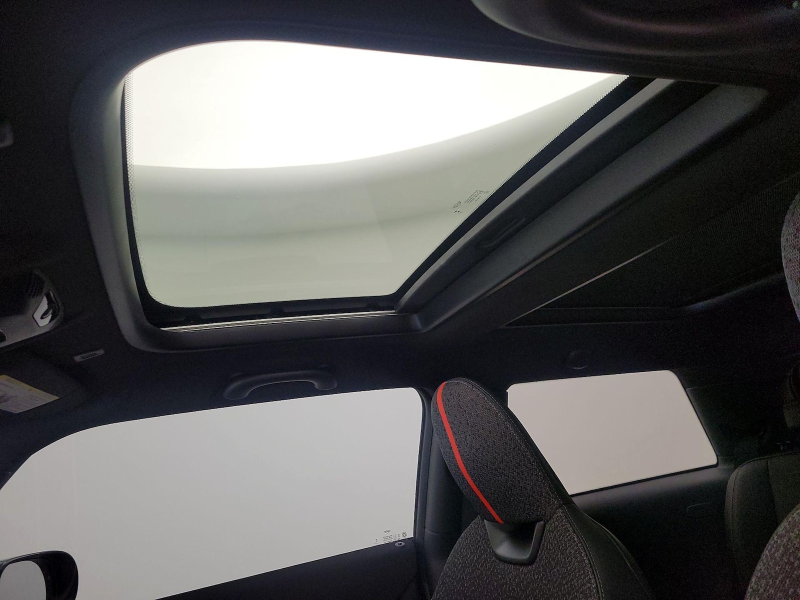 Sunroof(s) & Skylight(s)
