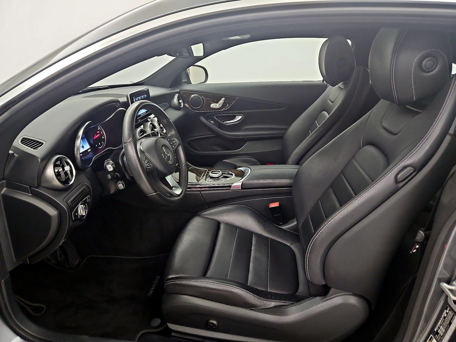 Power Seat(s) & Leather Seats