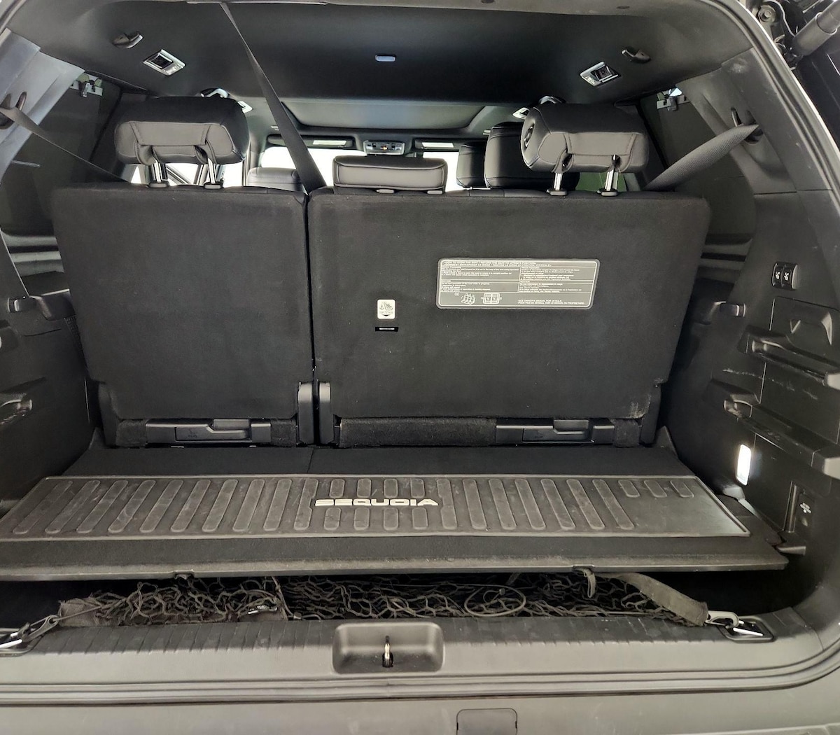Trunk/Cargo (Seats Up)