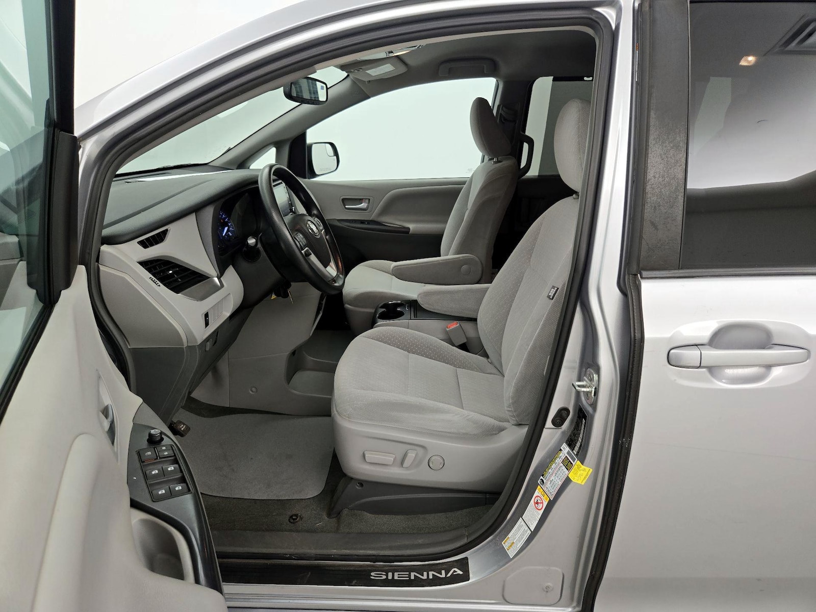 Power Seat(s) & Side Airbags