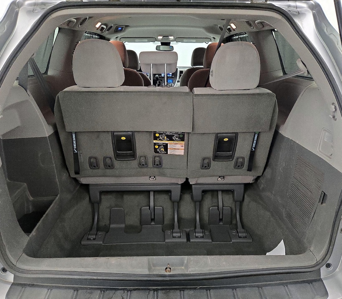 Trunk/Cargo (Seats Up)