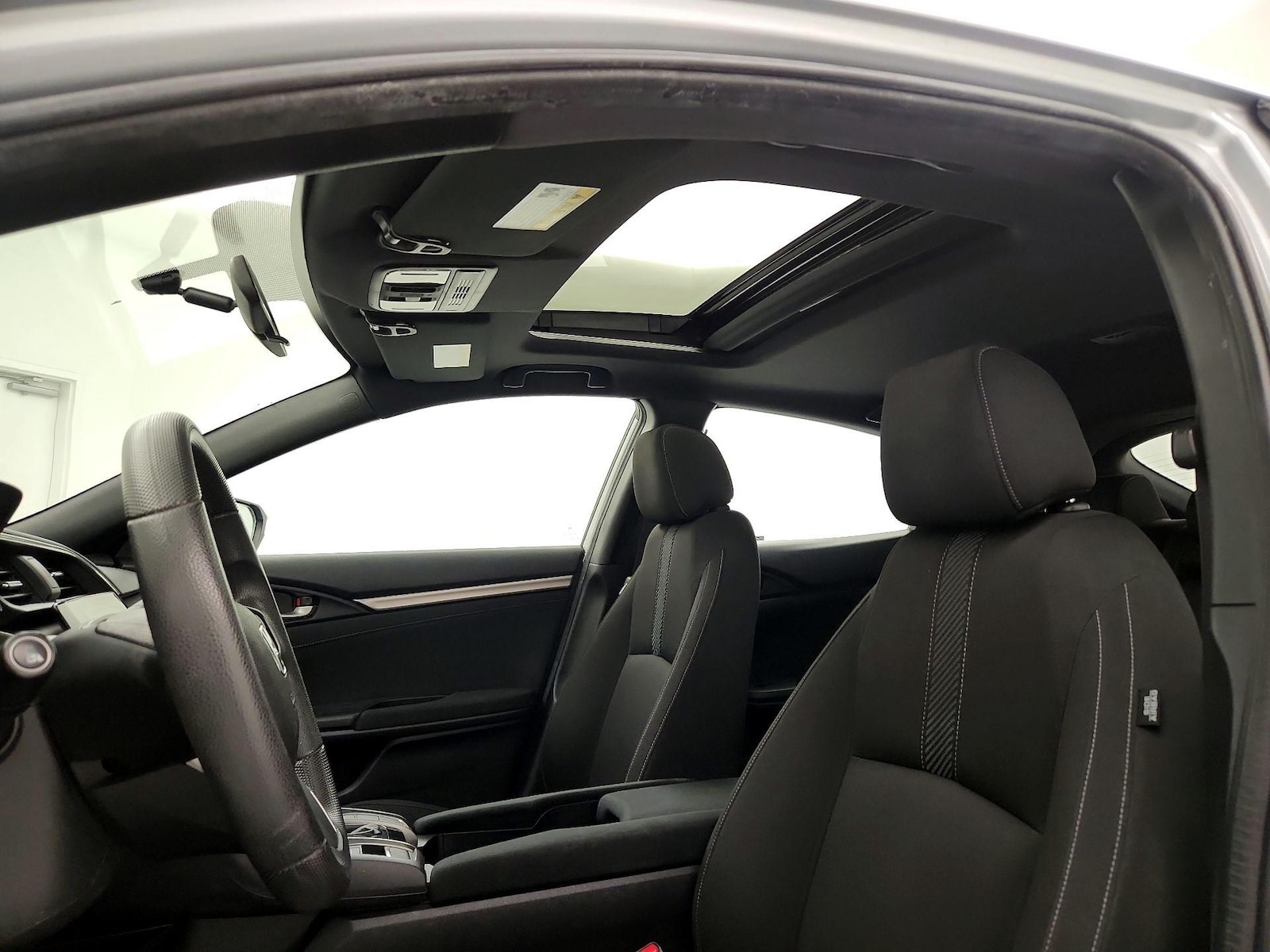 Sunroof(s) & Overhead Airbags