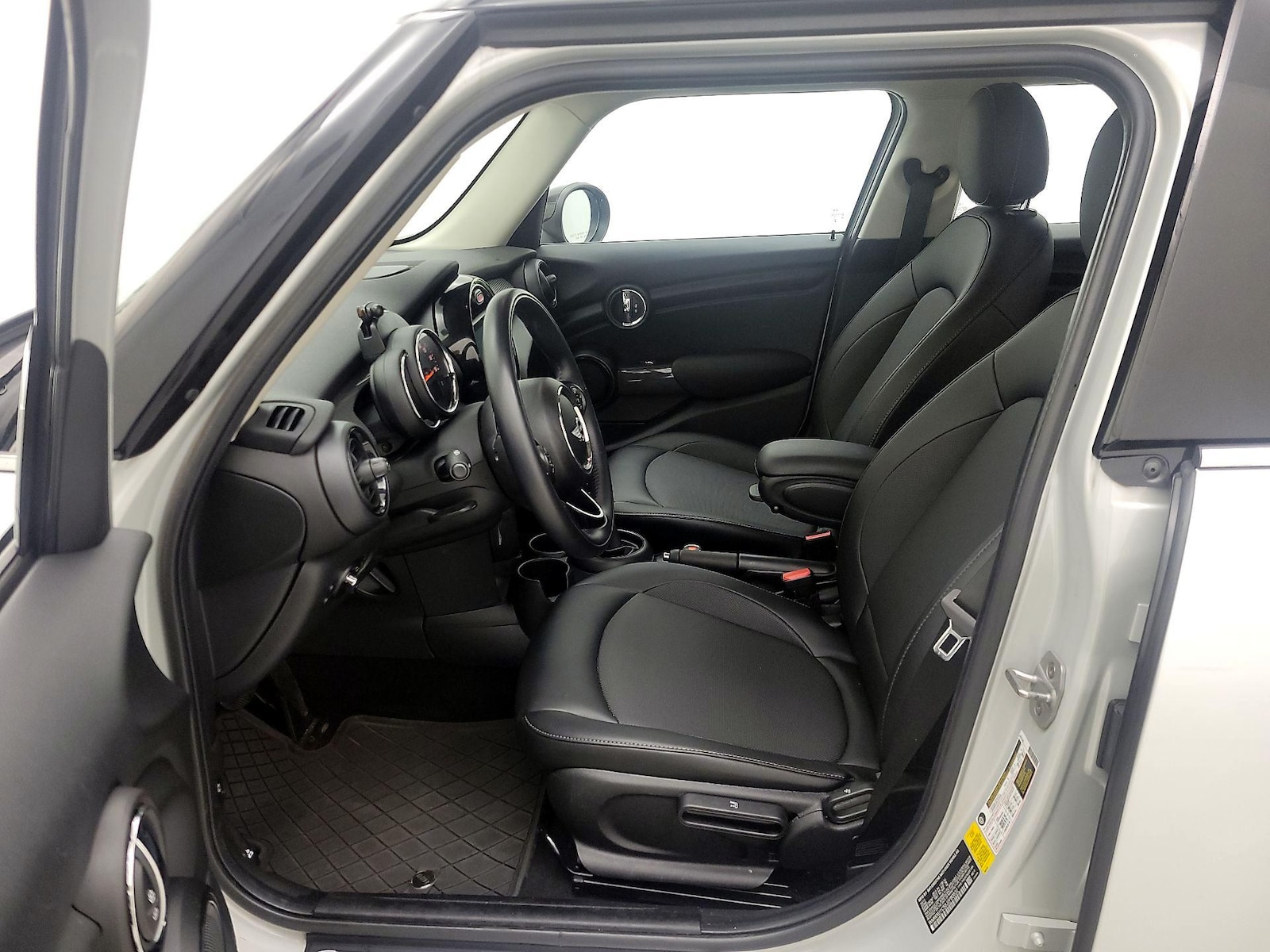Side Airbags & Leatherette Seats