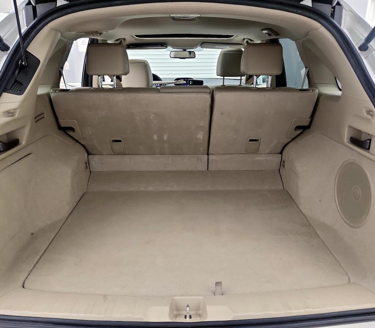 Trunk/Cargo (Seats Up)