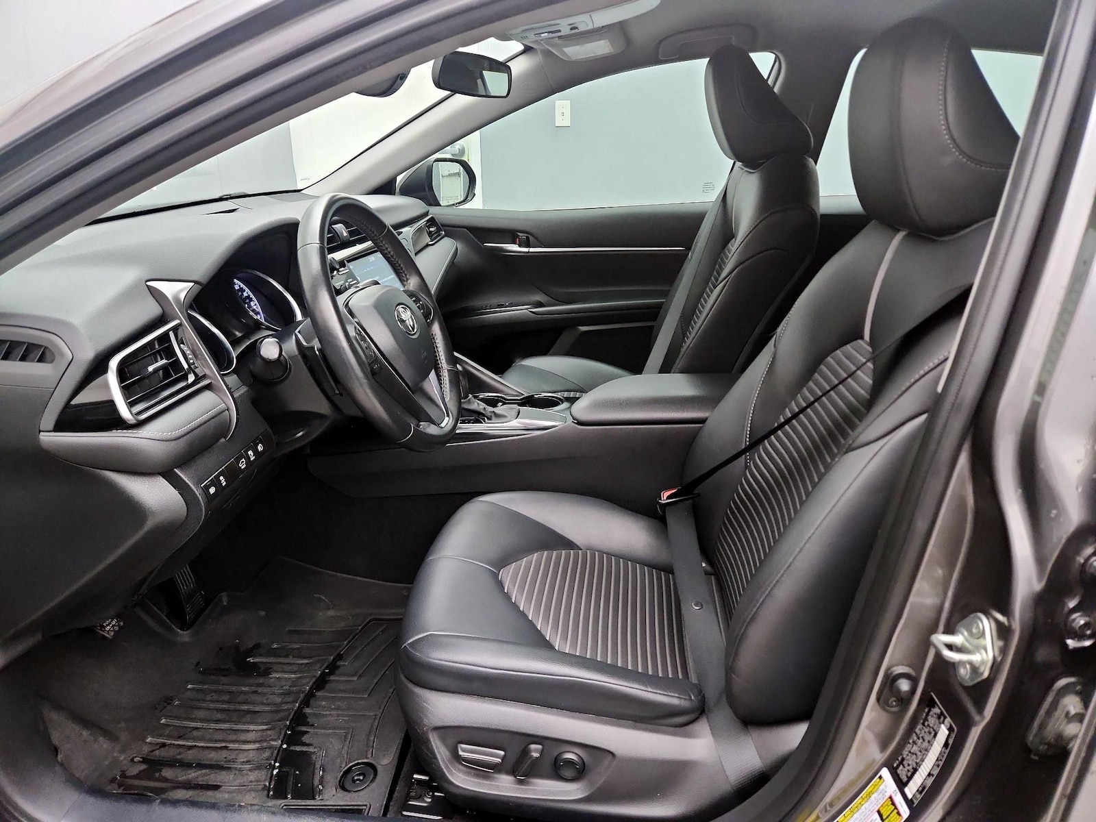 Power Seat(s) & Side Airbags