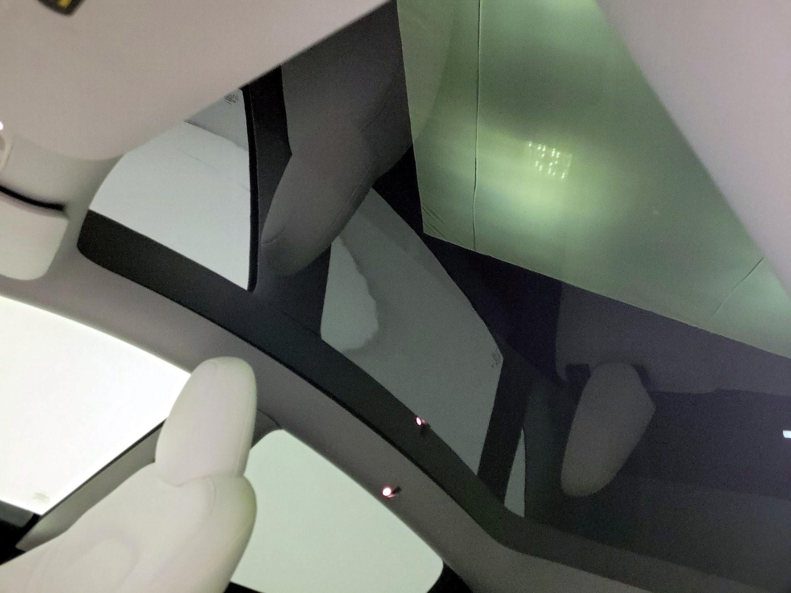 Skylight(s) & Overhead Airbags