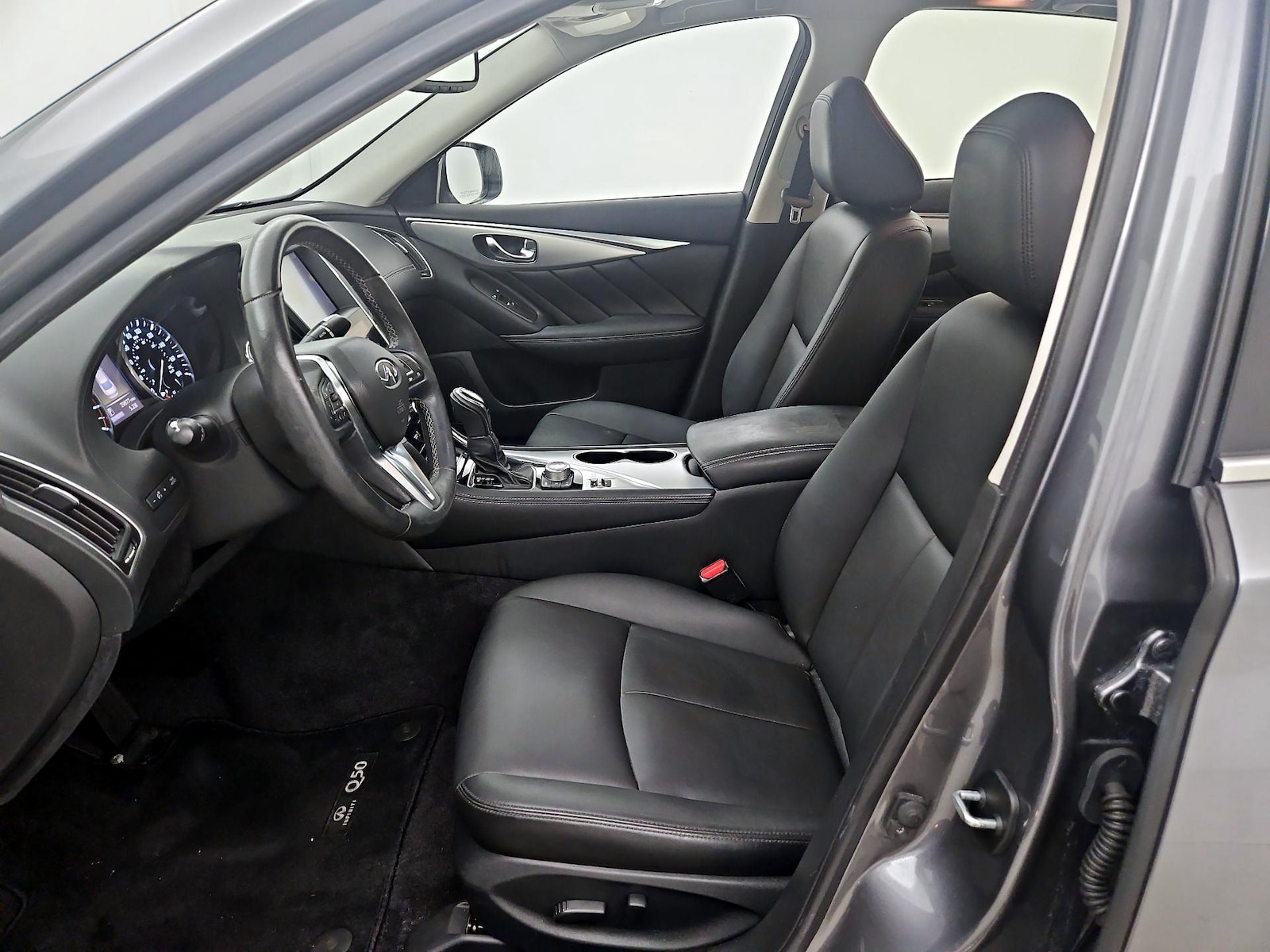 Power Seat(s) & Side Airbags