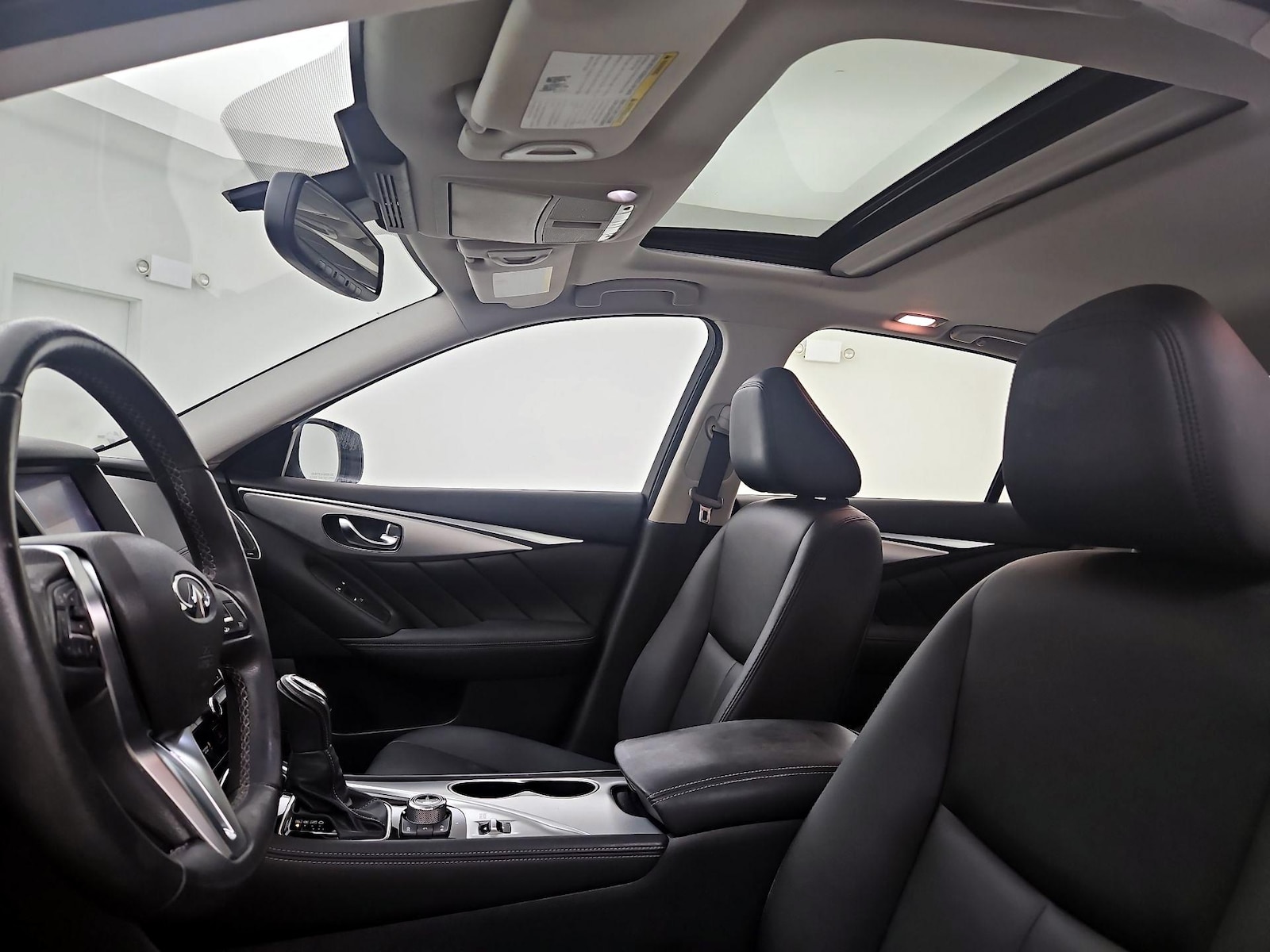 Sunroof(s) & Overhead Airbags