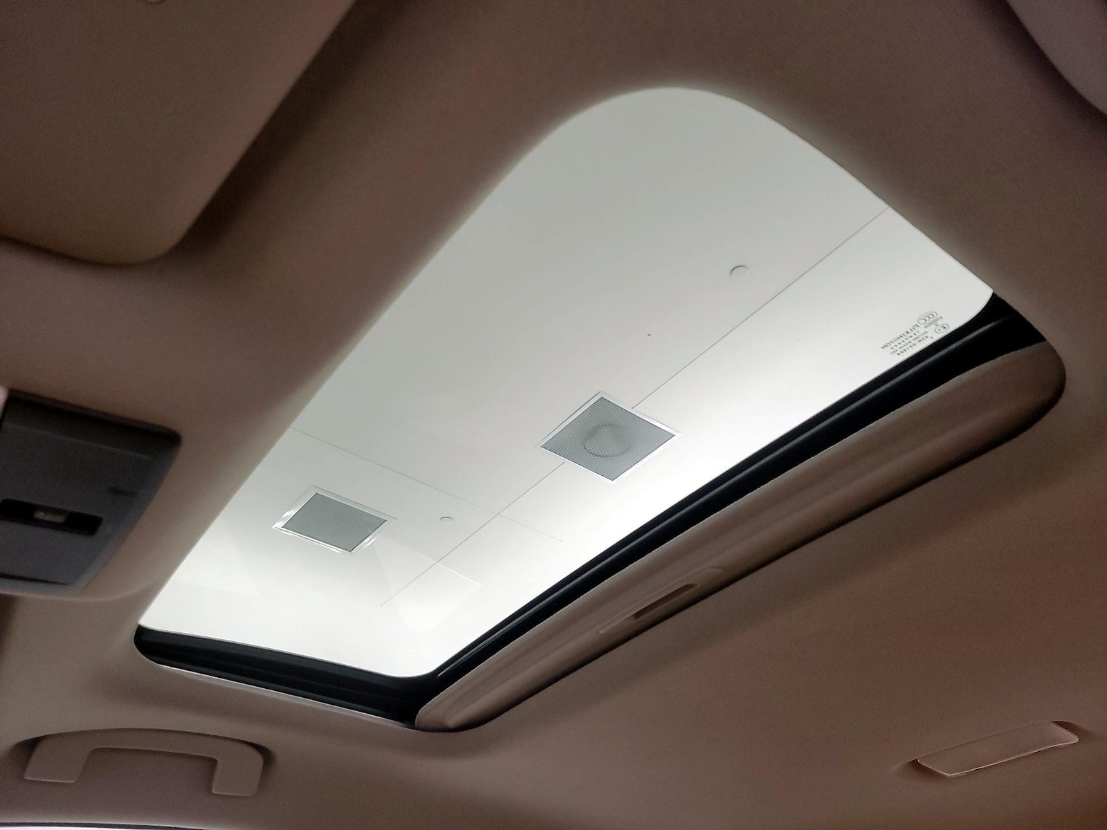 Sunroof(s) & Overhead Airbags