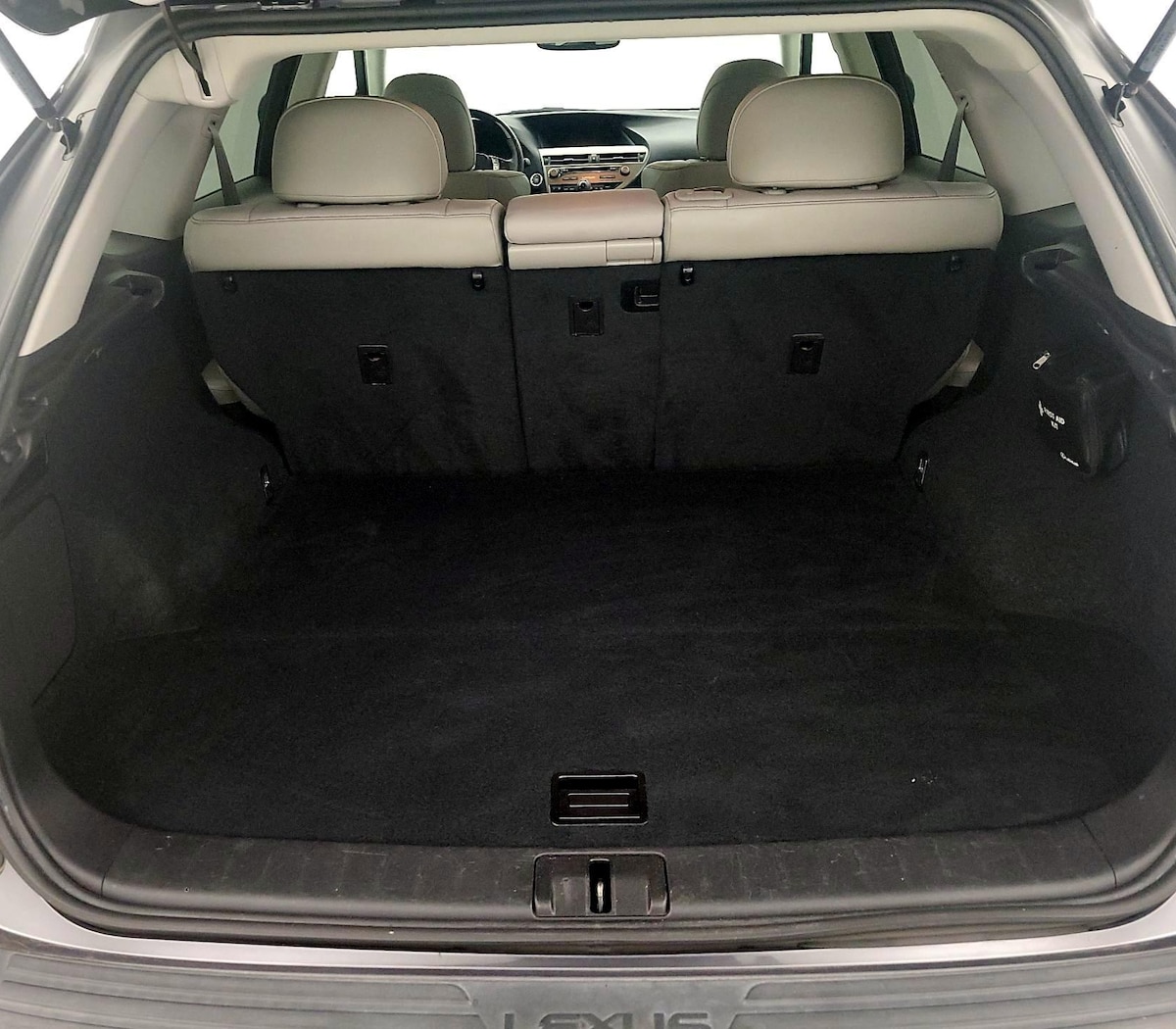 Trunk/Cargo (Seats Up)