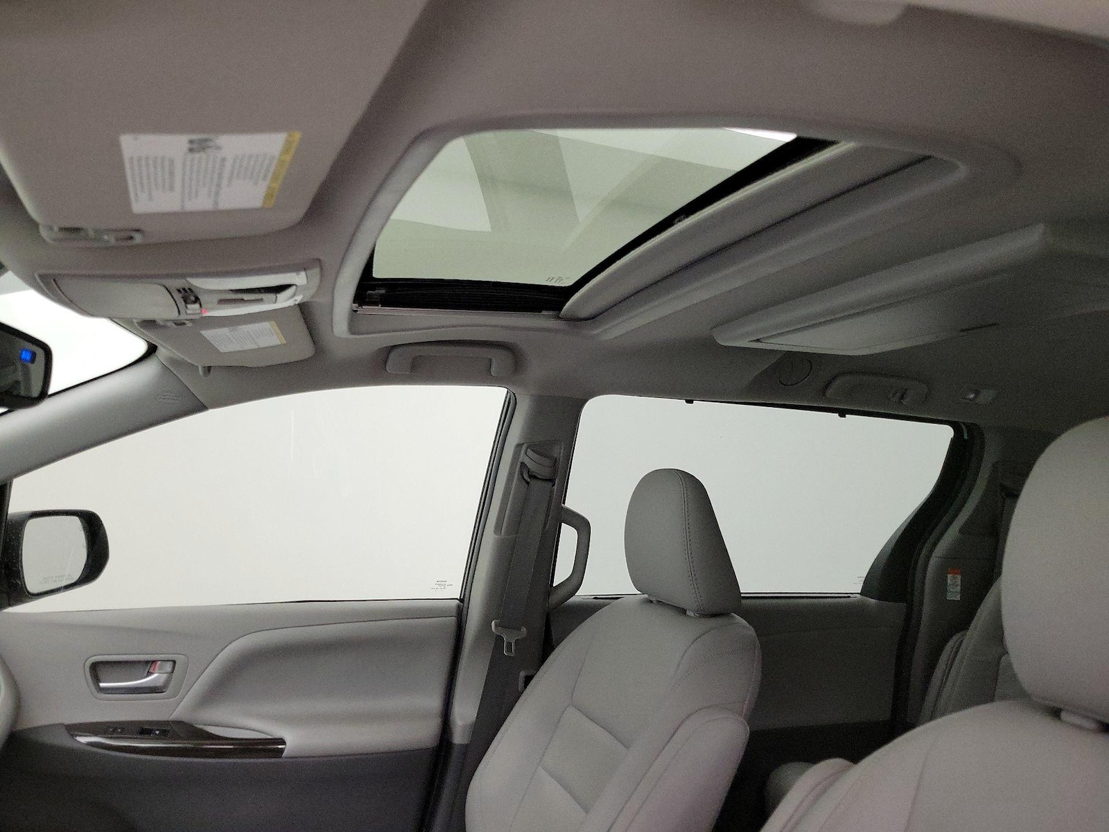 Sunroof(s) & Overhead Airbags