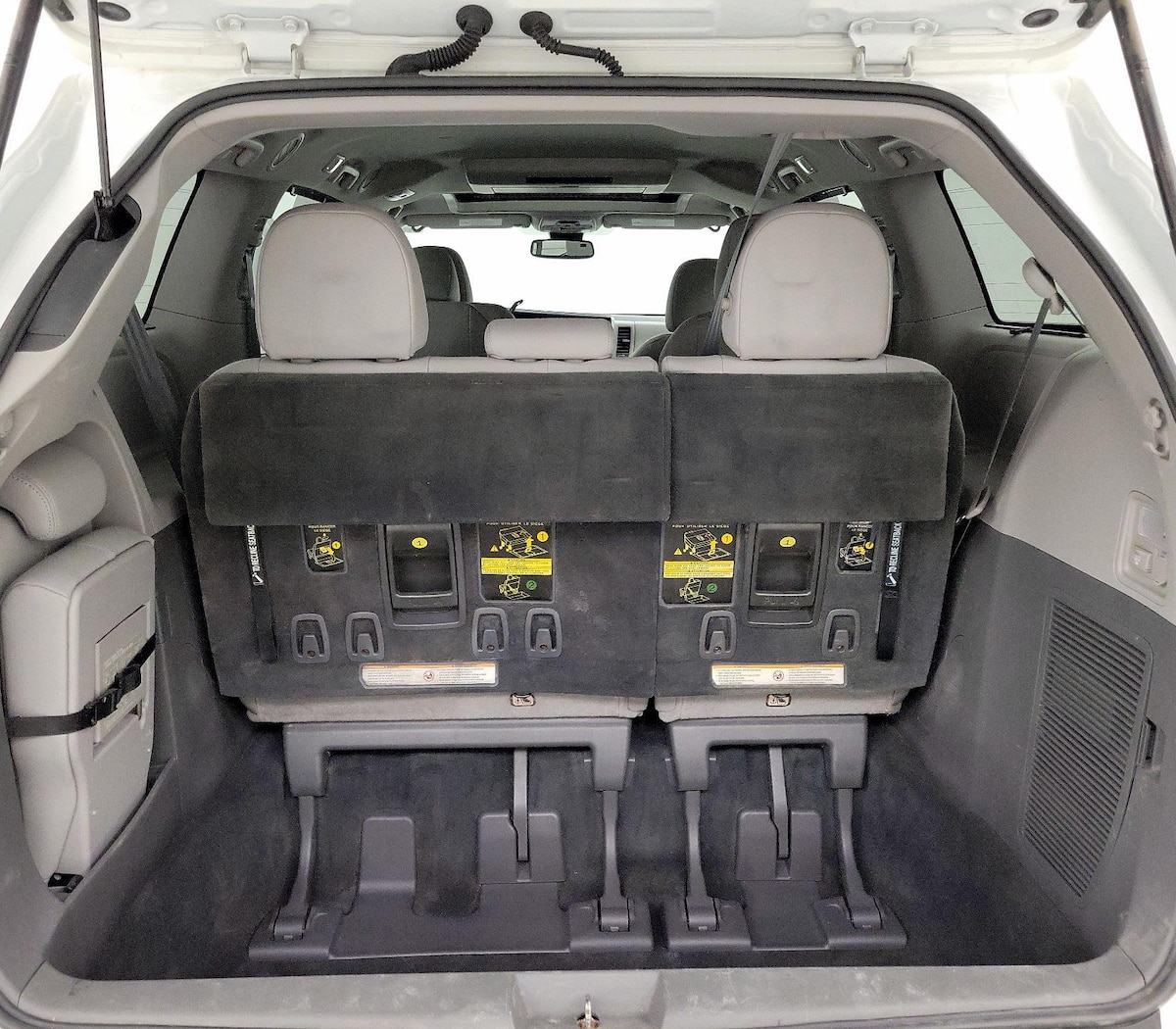 Trunk/Cargo (Seats Up)