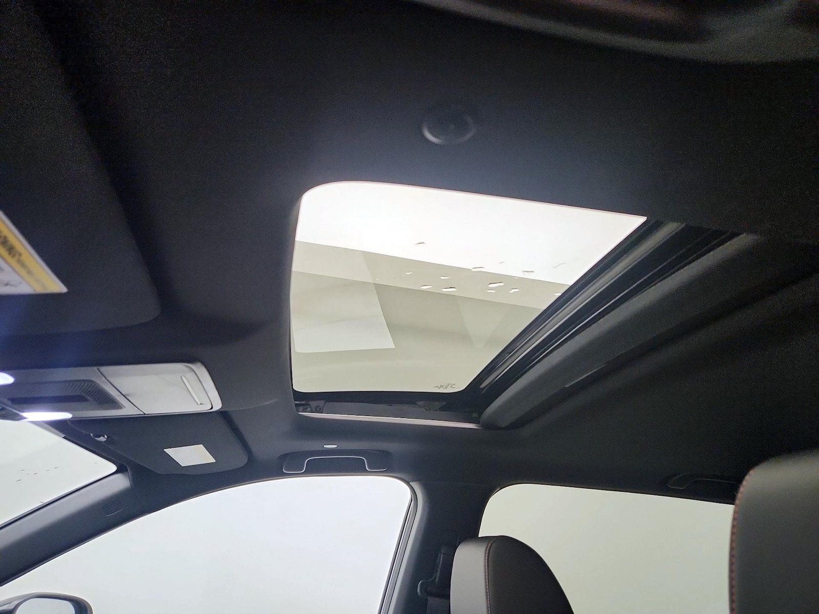 Sunroof(s) & Overhead Airbags