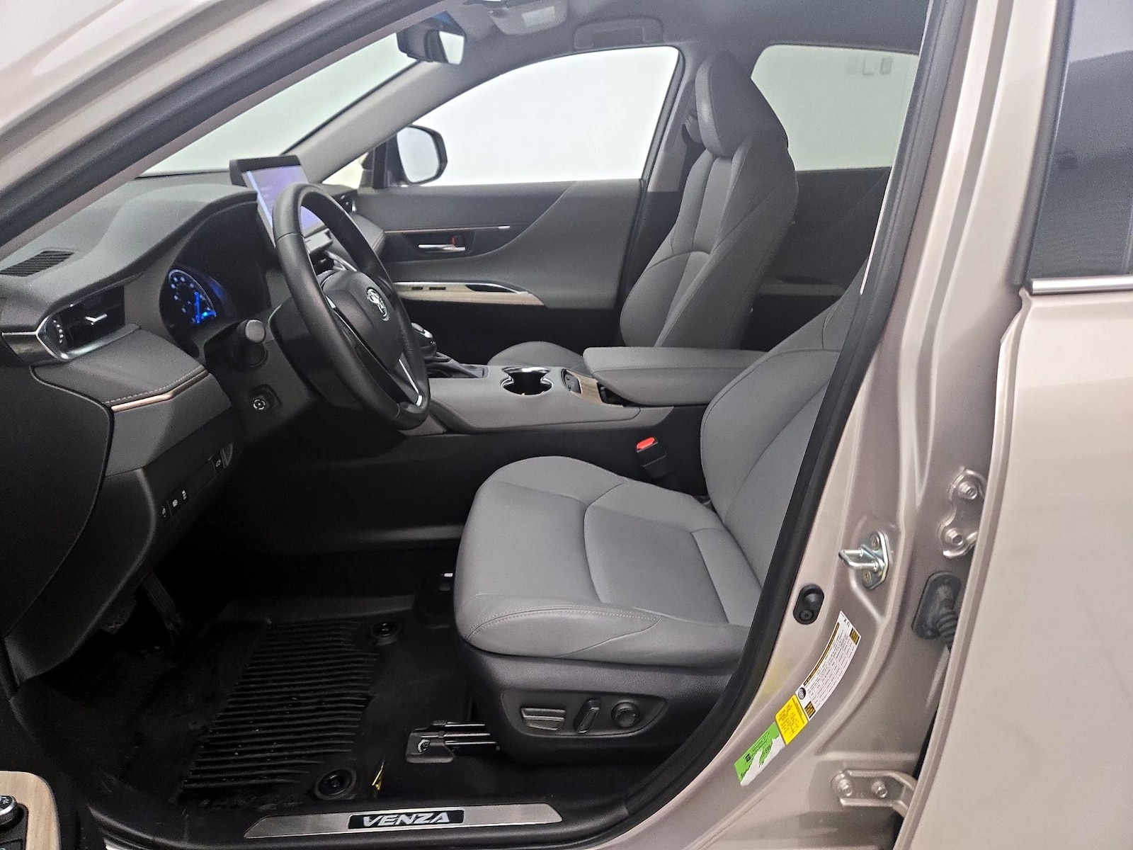 Side Airbags & Leatherette Seats
