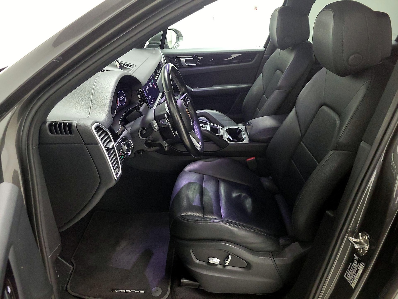 Power Seat(s) & Leather Seats