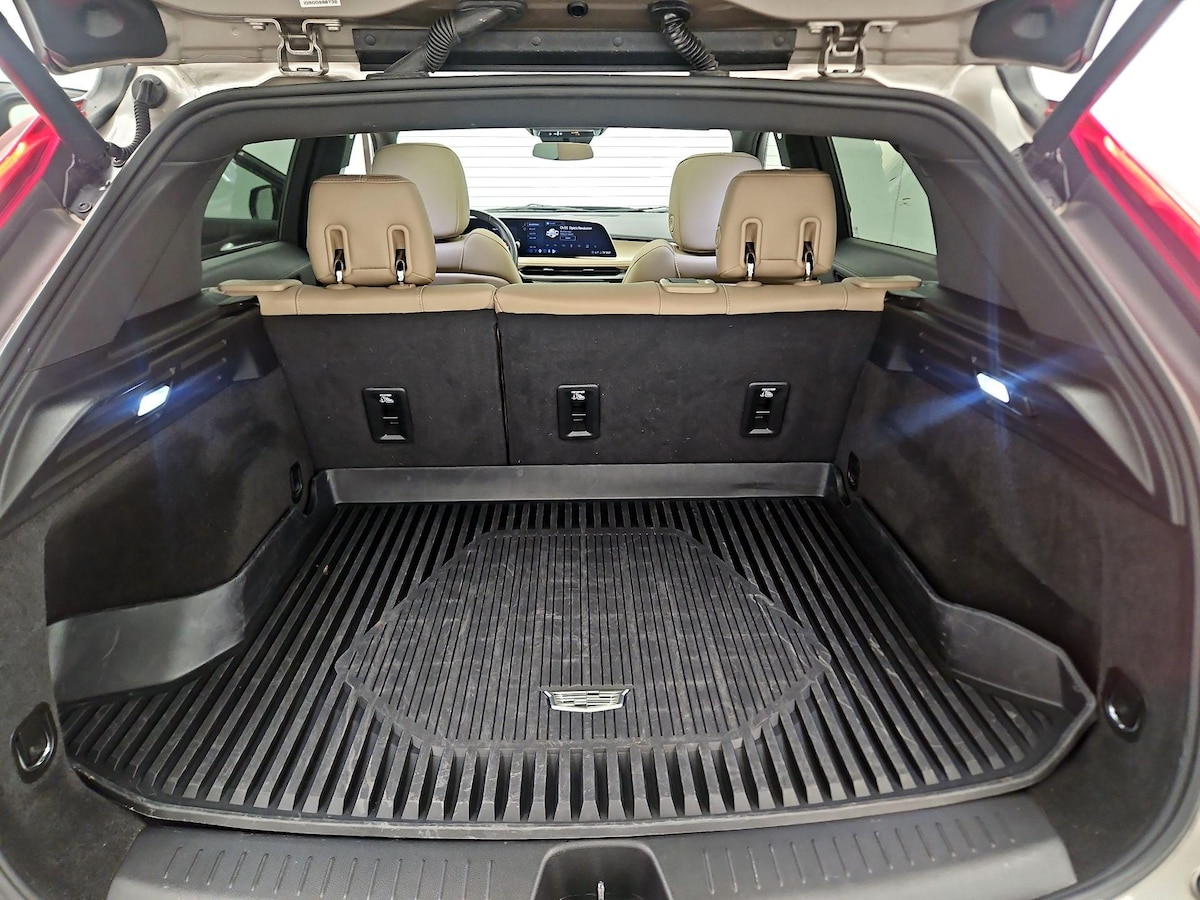 Trunk/Cargo (Seats Up)