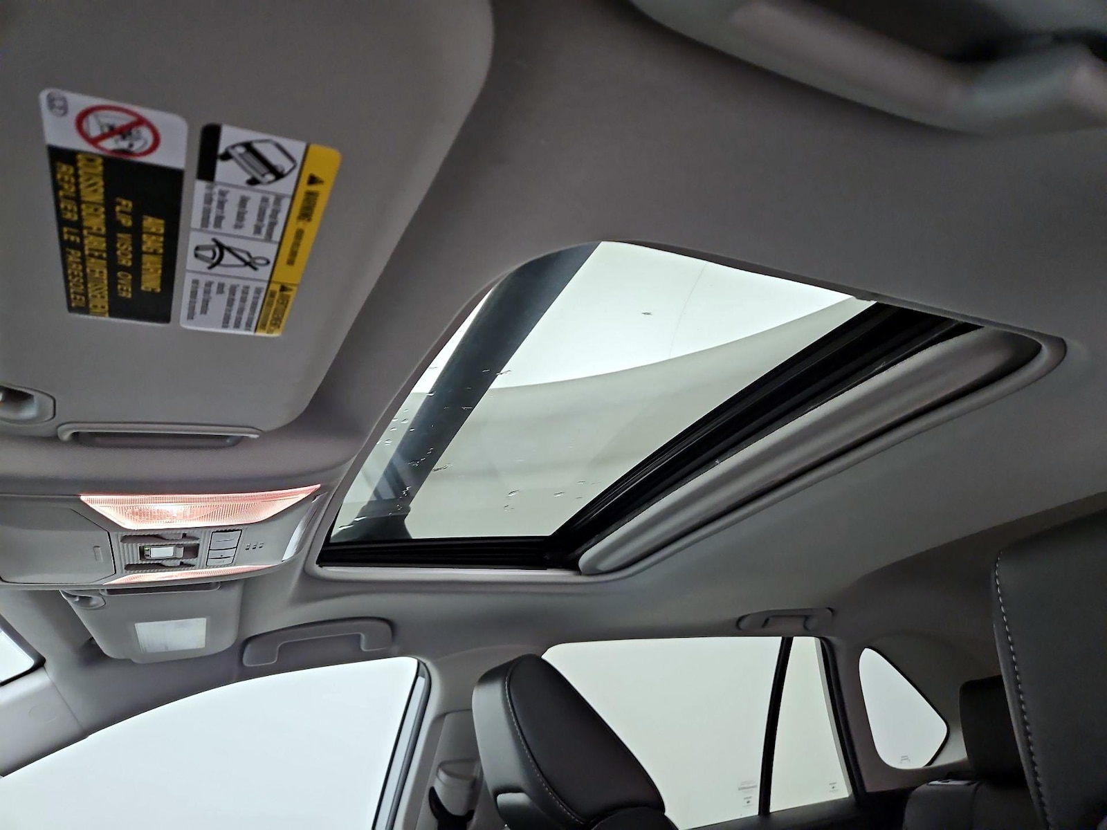 Sunroof(s) & Overhead Airbags