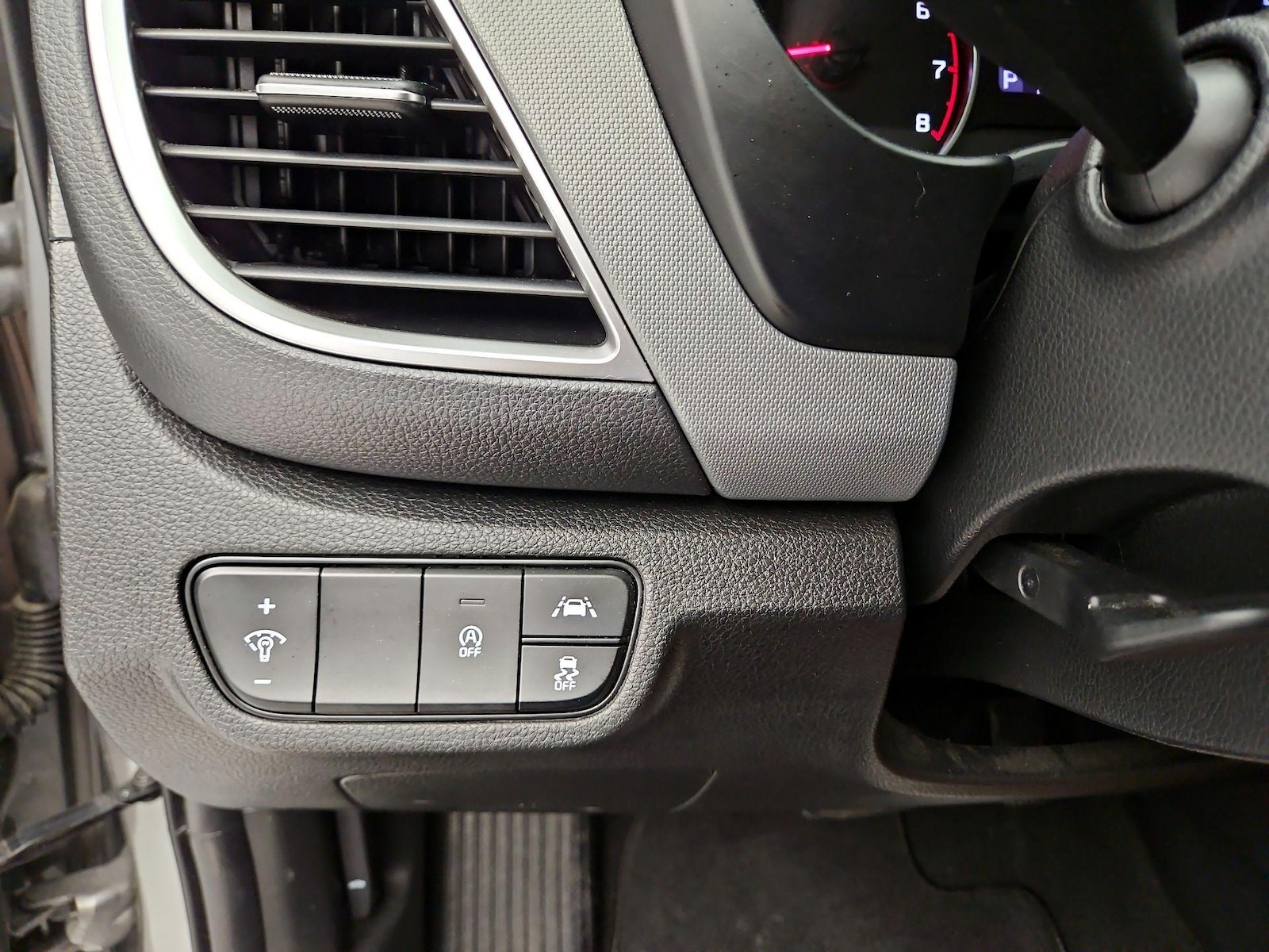 2023 Kia Seltos LX - Photo 14