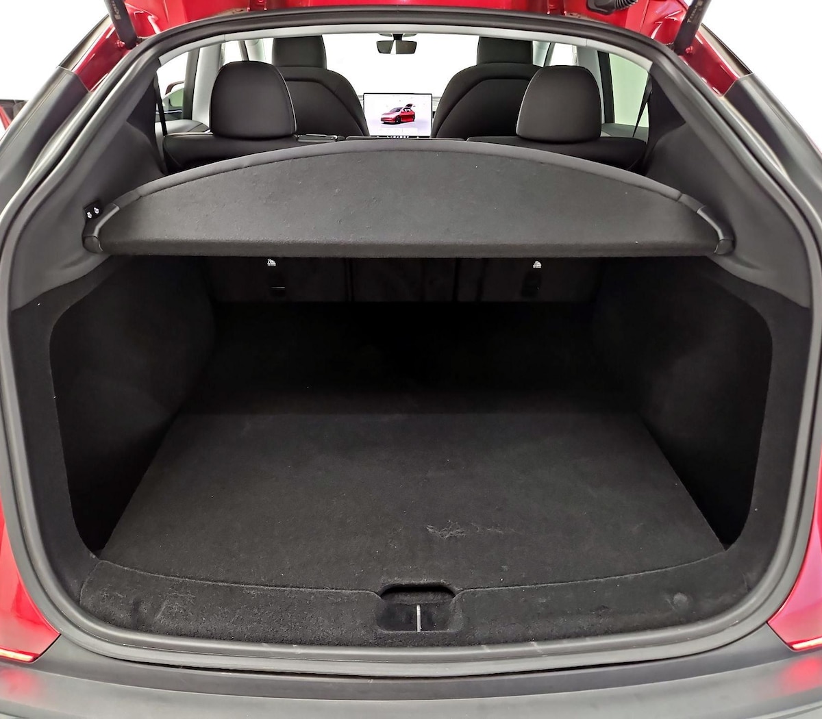 Trunk/Cargo (Seats Up)