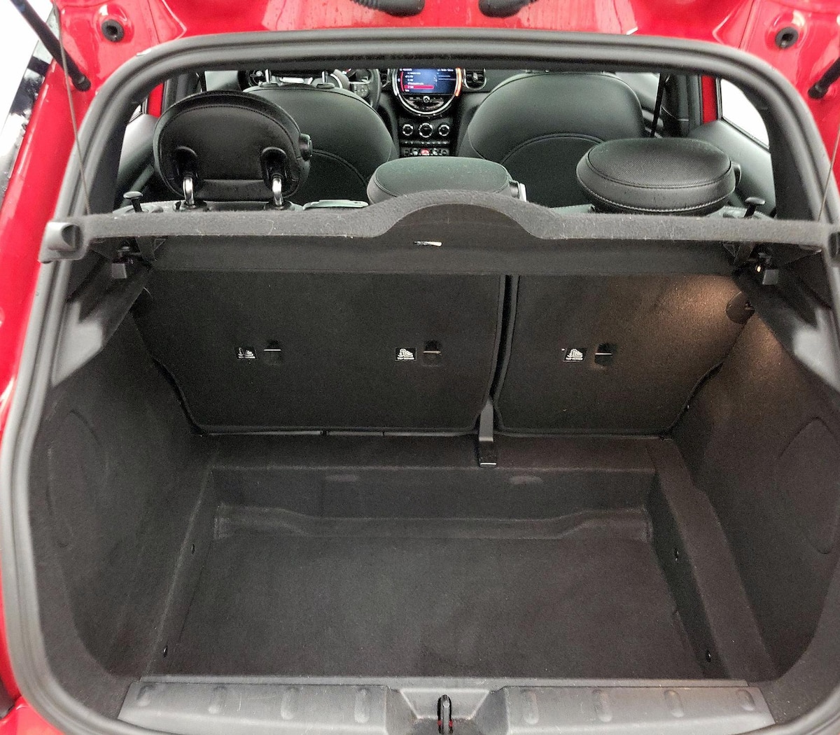 Trunk/Cargo (Seats Up)