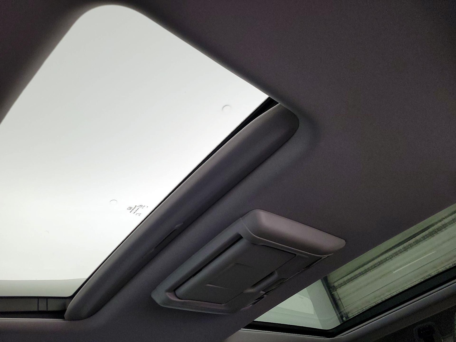 Sunroof(s) & Skylight(s)