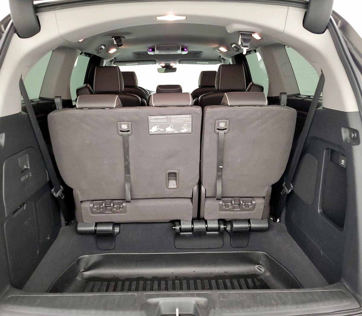 Trunk/Cargo (Seats Up)