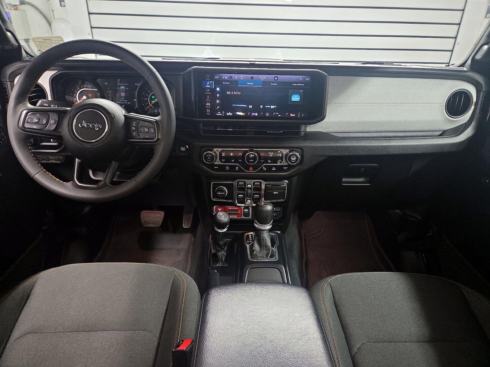 Apple CarPlay® & Android Auto™