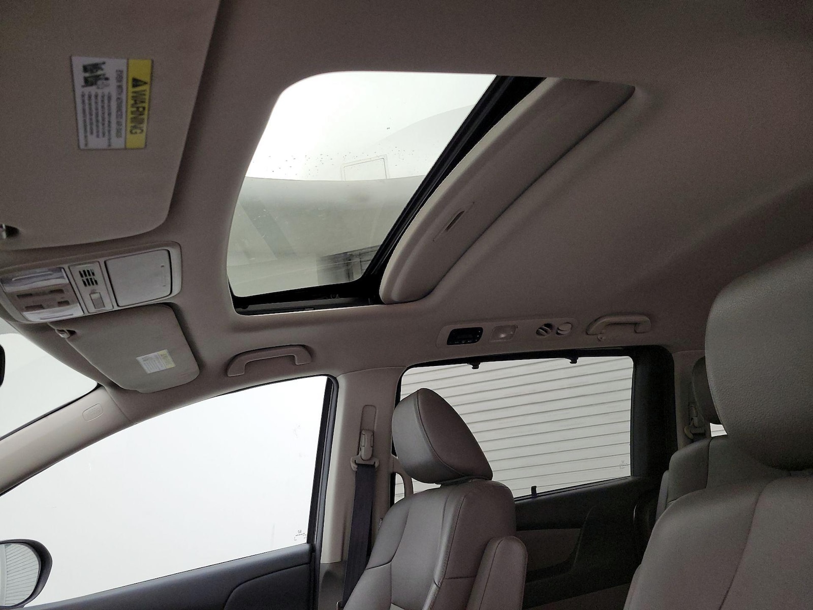 Sunroof(s) & Overhead Airbags
