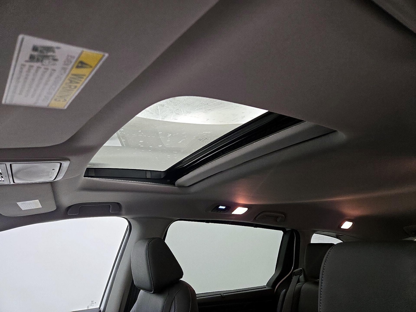 Sunroof(s) & Overhead Airbags