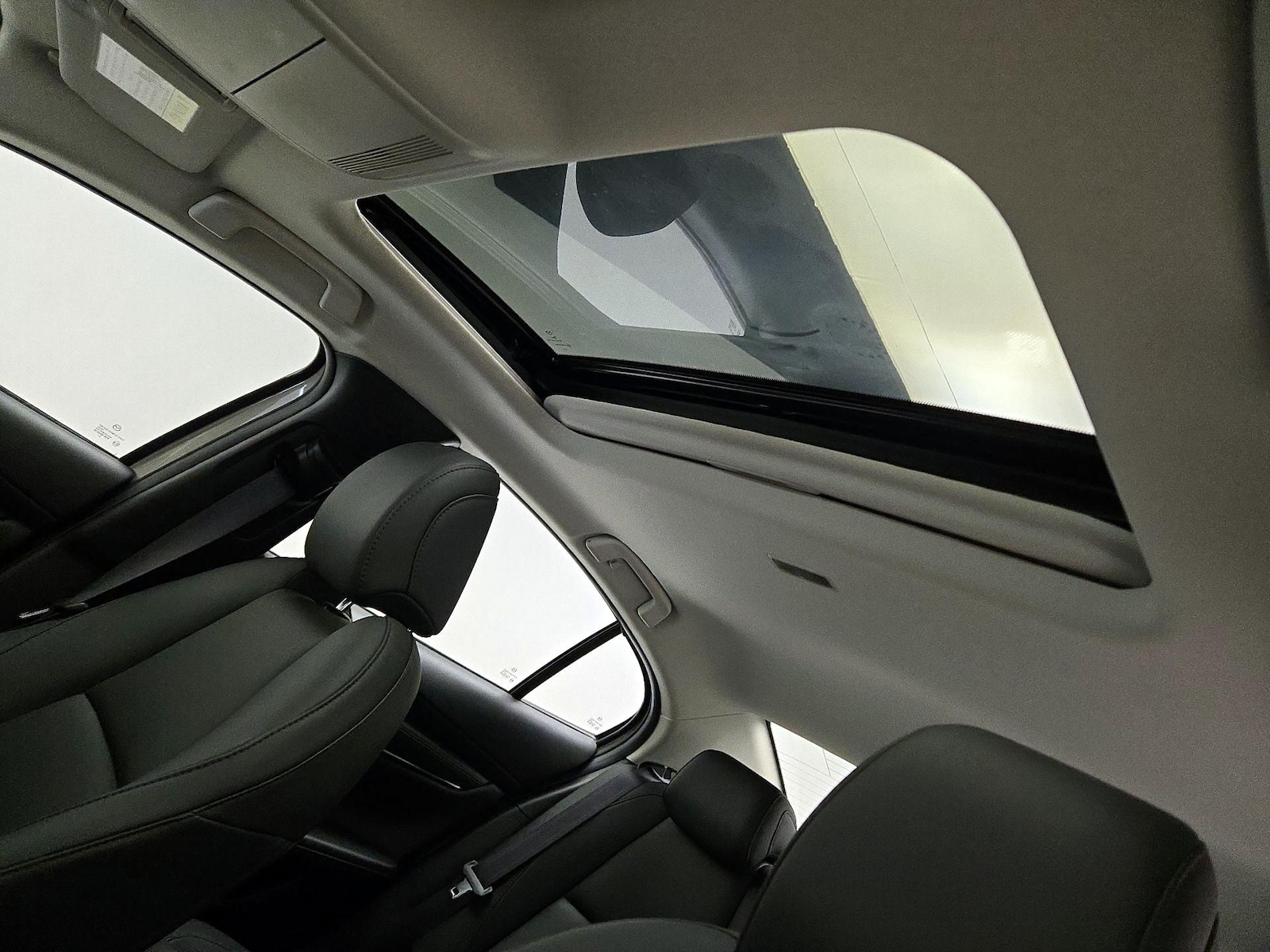 Sunroof(s) & Overhead Airbags