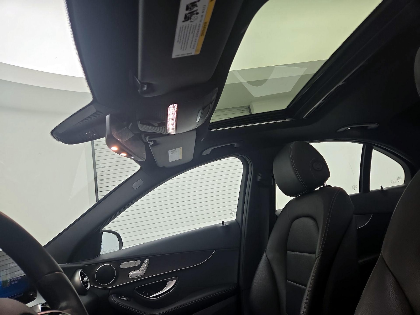 Sunroof(s) & Overhead Airbags