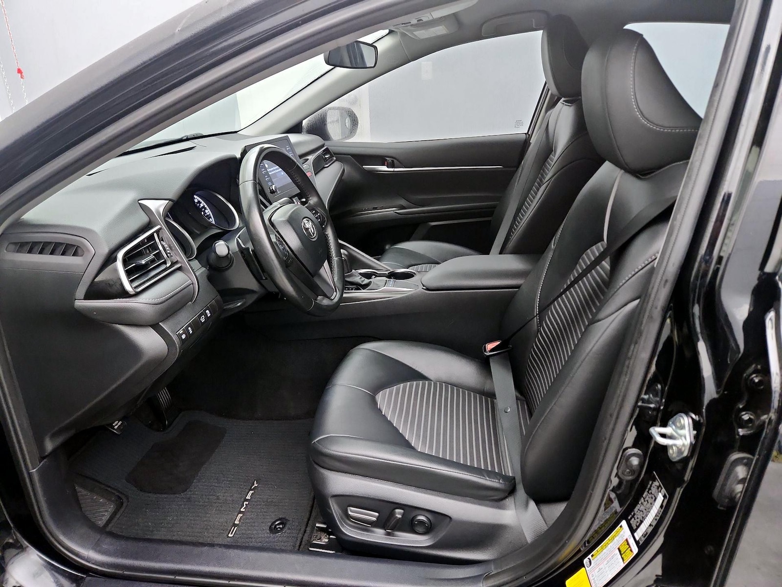 Power Seat(s) & Side Airbags