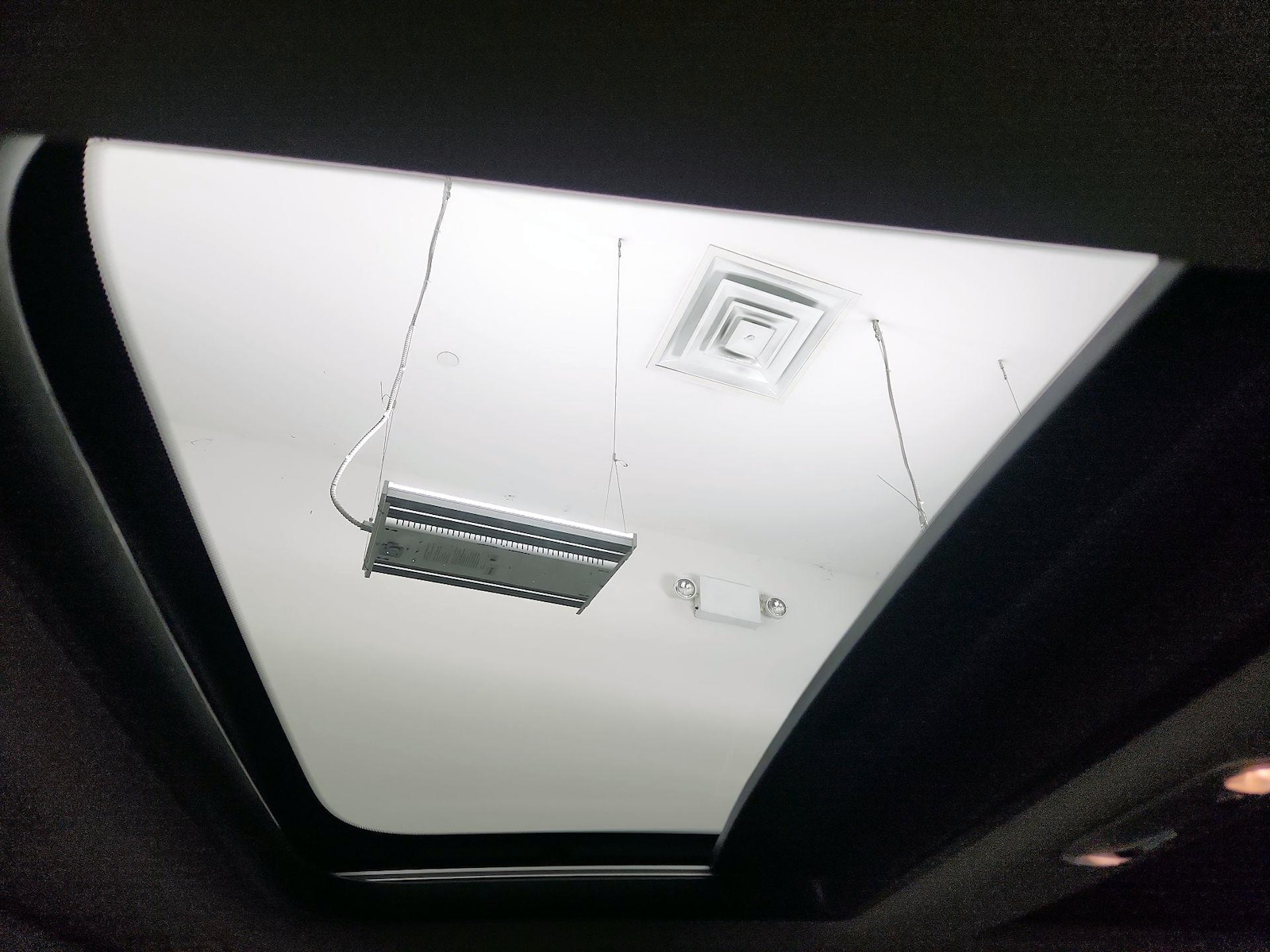 Sunroof(s) & Skylight(s)