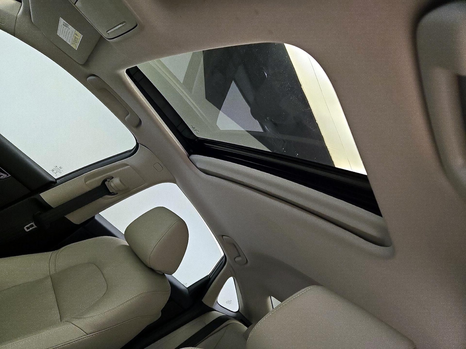 Sunroof(s) & Overhead Airbags
