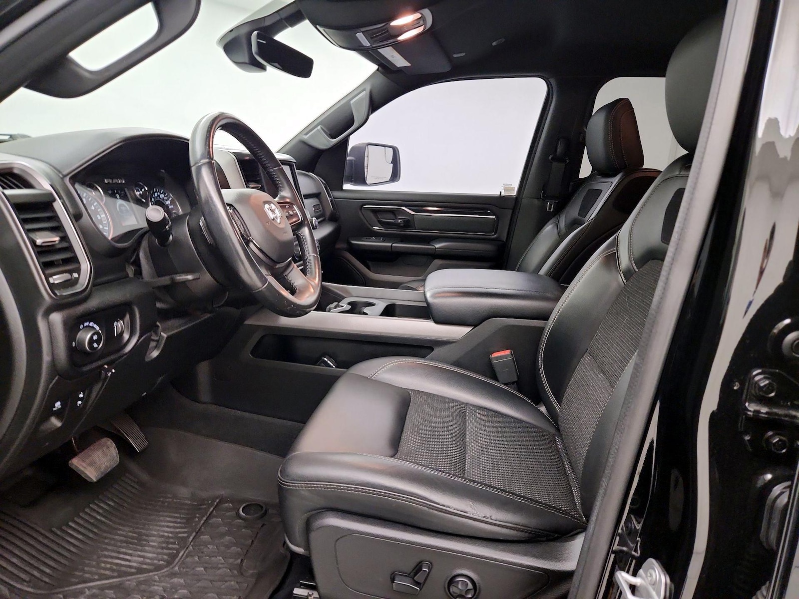 Power Seat(s) & Side Airbags